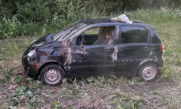 В Нолинском районе иномарка съехала в кювет. Есть пострадавшие