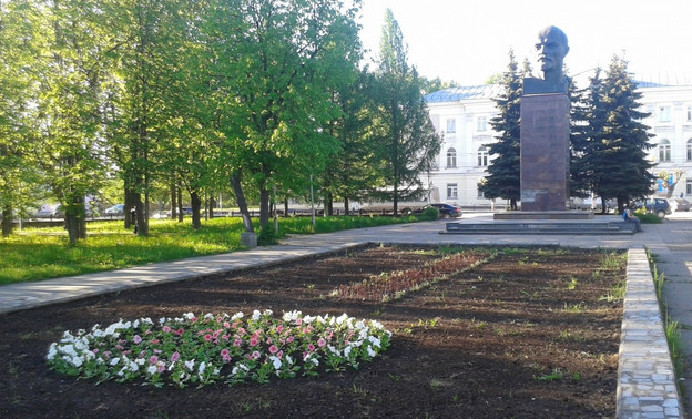 Вечерние пробки в Кирове 15 июля: Московская и площадь XX партсъезда