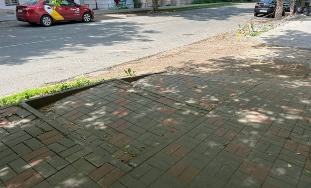Глава администрации Кирова обратил внимание на низкое качество новых тротуаров