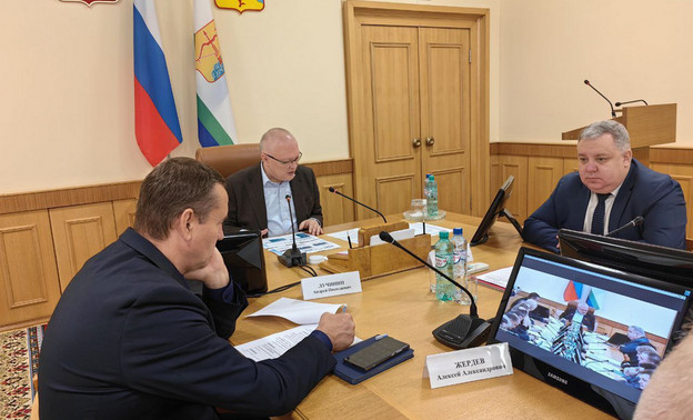 Губернатор Александр Соколов остался недоволен ответами чиновников кировчанам после прямого эфира