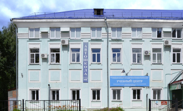 Трёхэтажное здание на Динамовском проезде будут продавать