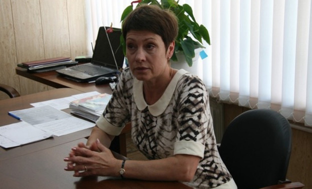 Глава посёлка Мирный пожаловалась в прокуратуру на многодетную мать, назвавшую её палачом