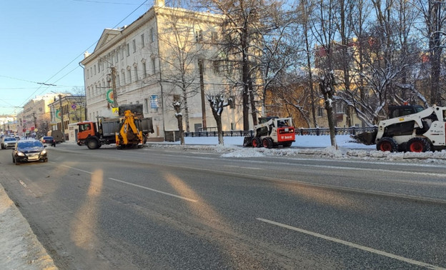 В администрации Кирова назвали места, которые очистят от снега с 10 на 11 января