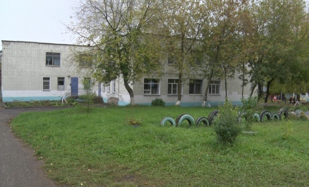 Кировская мэрия проверит, зачем в детский сад вызвали Росгвардию