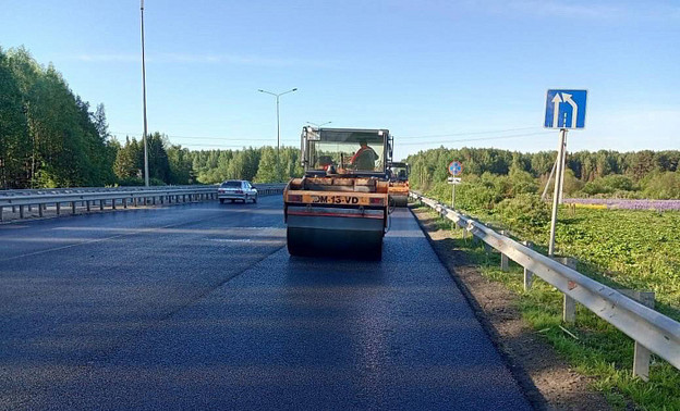 На Южном обходе Кирова начали выкладывать верхний слой асфальта