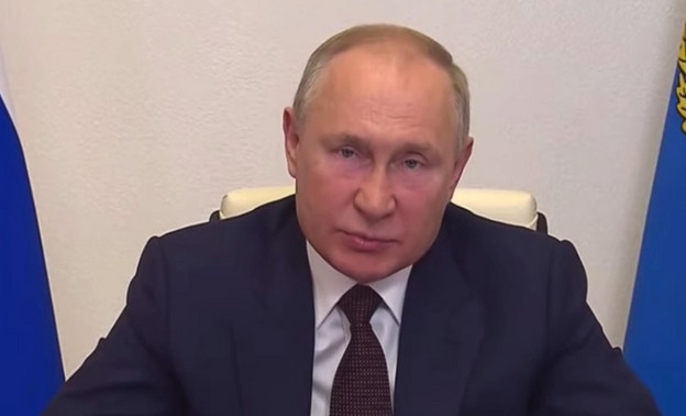 Путин заявил, что несколько человек в его окружении болели коронавирусом