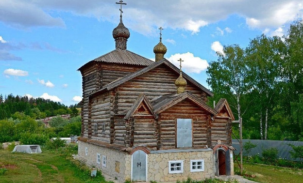В Вятских Полянах реставрируют церковь Михаила Архангела