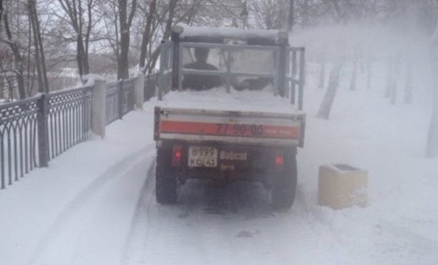 В мэрии Кирова прокомментировали ситуацию с расчисткой утопающего в снегу города
