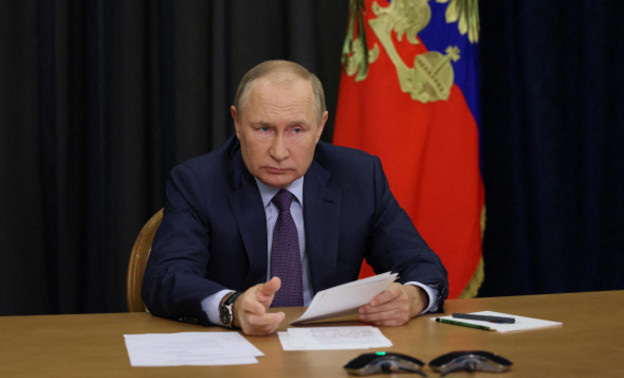 Владимир Путин подписал договор о вступлении ДНР, ЛНР, Запорожской, Херсонской областей в состав РФ