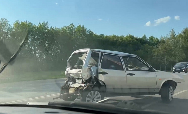 На улице Ленина в ДТП автобус смял легковушку