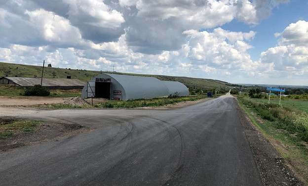 В Кировской области отремонтировали дорогу, ведущую к крупному сельхозпредприятию