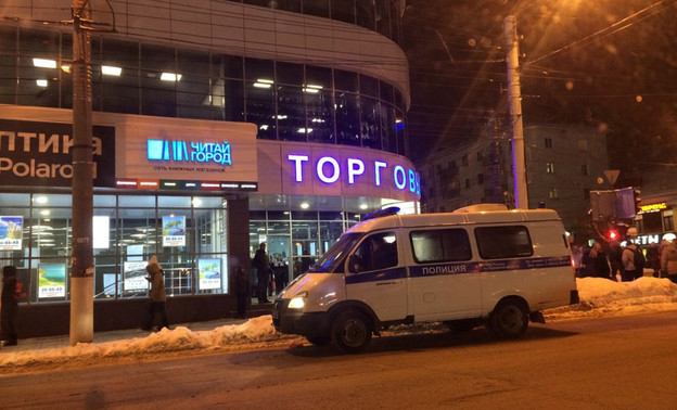 В Кирове возник переполох ещё в одном торговом центре