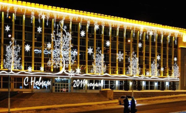 В мэрии объяснили, где возьмут деньги на новогоднее освещение за 8 миллионов рублей