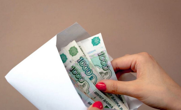 Студентка из Кировской области под видом прокурора выманивала деньги