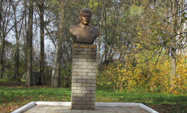 Глава Орлова объяснил установку памятника Сталину