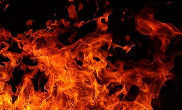 В Малмыже в жилом доме произошёл пожар. Двое человек погибли