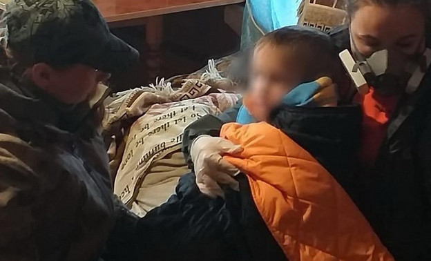 Найдённого четырёхлетнего мальчика на вертолёте привезли в Киров