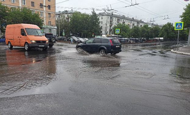 Вечерние пробки в Кирове 19 июля: Преображенская и Ломоносова