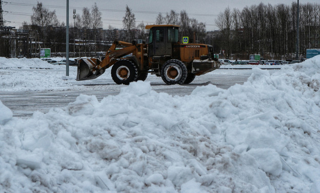 На дороги Кировской области вывели 185 единиц снегоуборочной техники