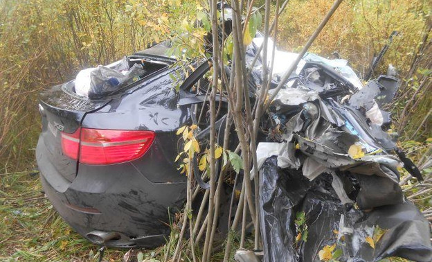 Две сестры погибли при столкновении BMW X6 и КамАЗ на трассе в Омутнинском районе