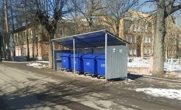 К юбилею Кирова установят новые синие контейнеры для мусора