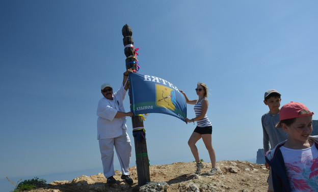 Флаг Вятки появился на Байкале