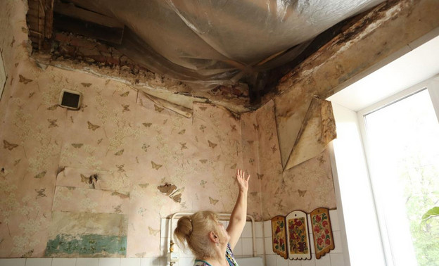 В доме на улице Шинников, 31, починили чердачное перекрытие после прокурорской проверки