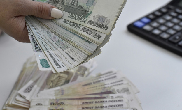 Учителям в Кировской области вручат по миллиону рублей 27 июня