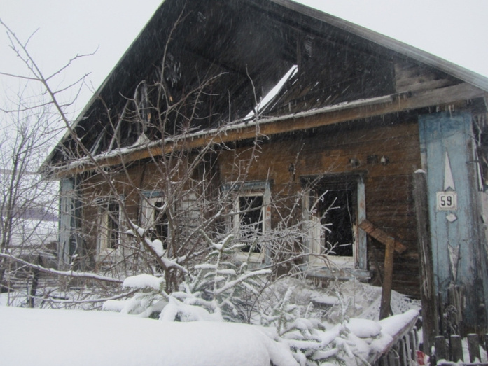 В Слободском пожарные спасли мужчину из горящего дома