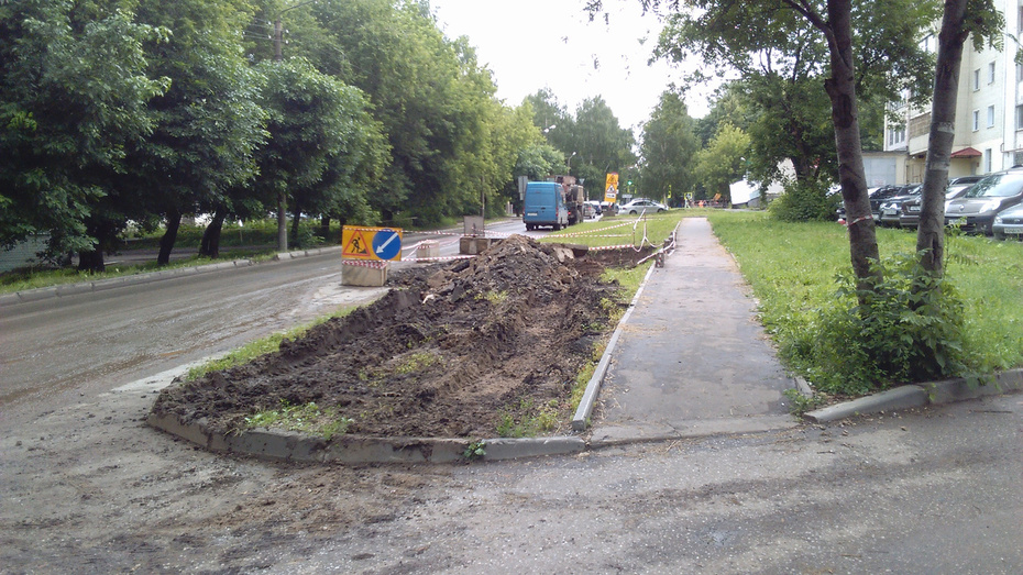 Из-за коммунальных раскопок в Кирове ограничено движение на нескольких улицах