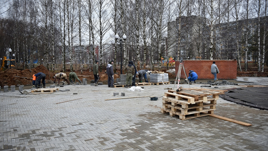 В мэрии потребовали от подрядчика исправить недочёты при благоустройстве Кочуровского парка