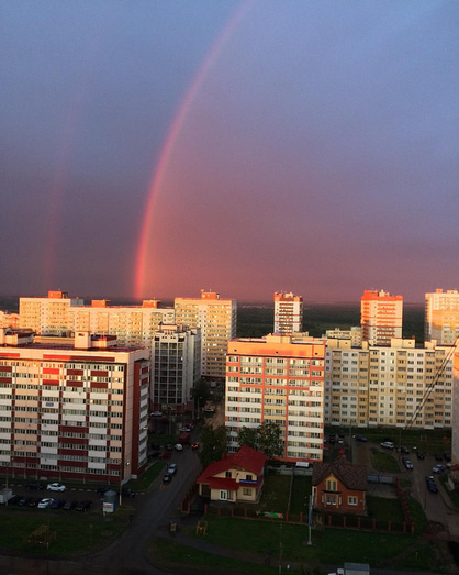 Густые тучи и красный закат над Кировом. Фото и видео