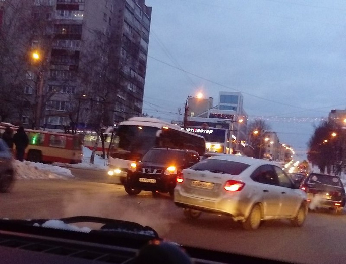 За субботу на перекрёстке улиц Ленина и Милицейская произошло сразу три ДТП