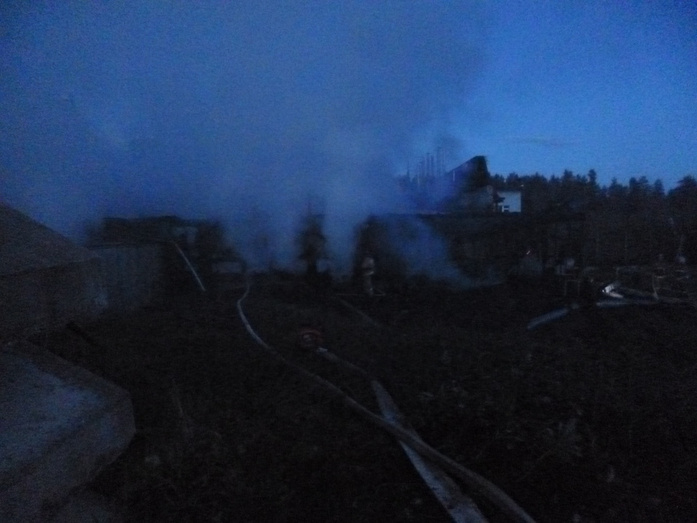 В Кирово-Чепецке сгорел мясоперерабатывающий цех (фото, видео)