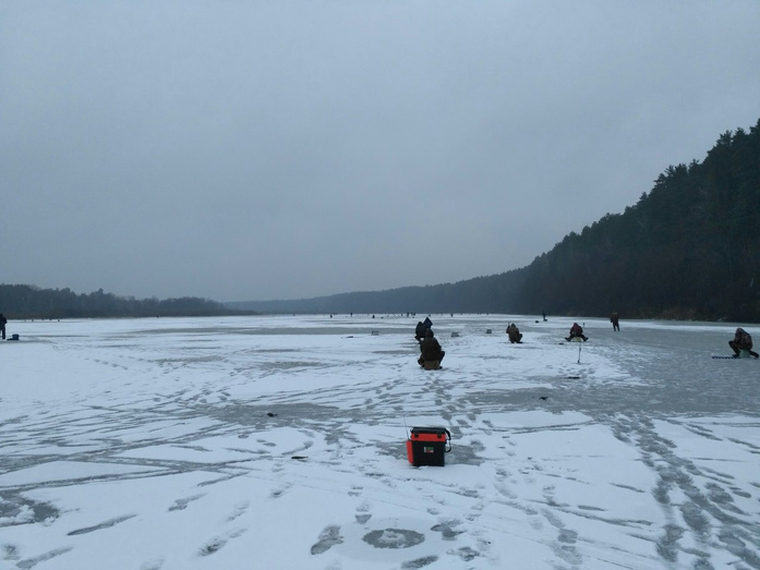 Моторная лодка в роли ледокола и первые провалившиеся под лёд. Еженедельный отчёт с рыбалки в Кировской области