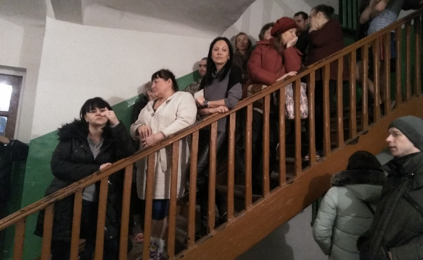 Жильцам дома на улице МОПРа, 109 рассказали о страховых выплатах и ремонте повреждённых квартир