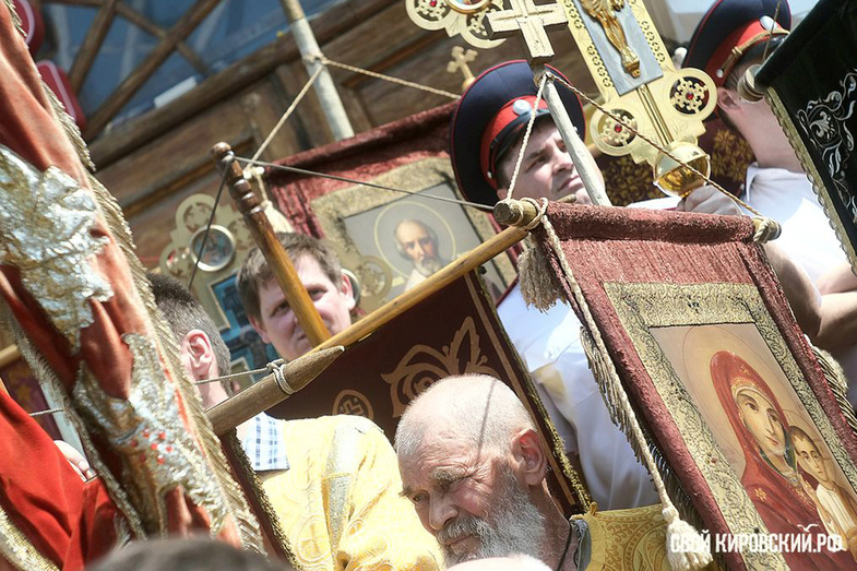 Патриарх, клещи и опасный источник. Все самое важное о Великорецком крестном ходе - 2017