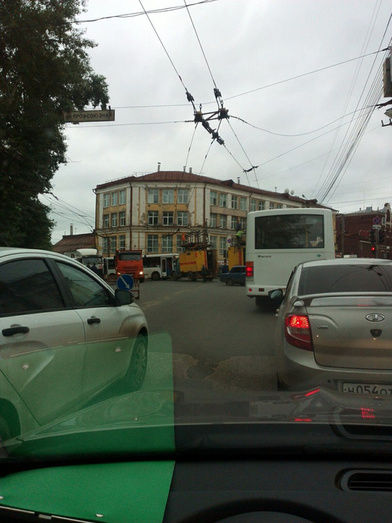 В Кирове произошёл серьёзный обрыв троллейбусной линии