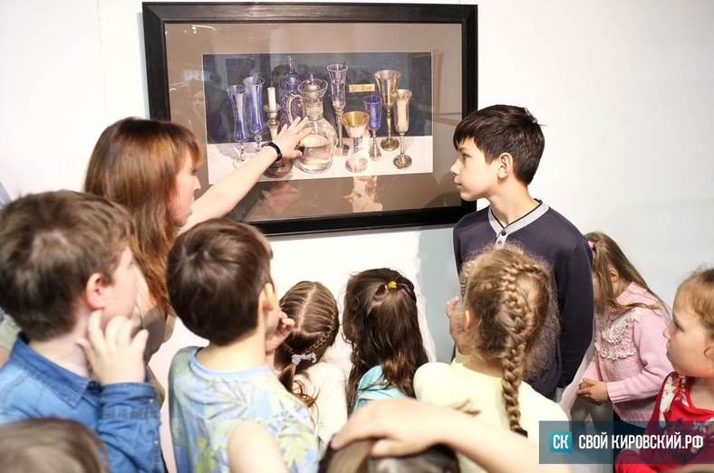 В музее Васнецовых художники творят на глазах у зрителей. Фоторепортаж