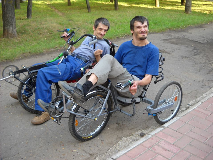«Настоящих буйных мало». Как кировские инвалиды сели на велосипеды и стали «кентаврами»