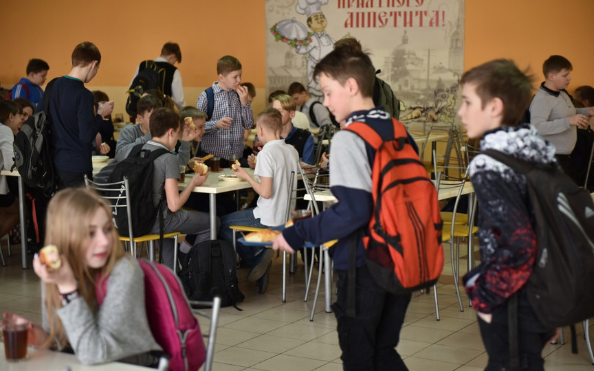 Московские эксперты проверили питание в школах Кирова. Какие выводы они сделали