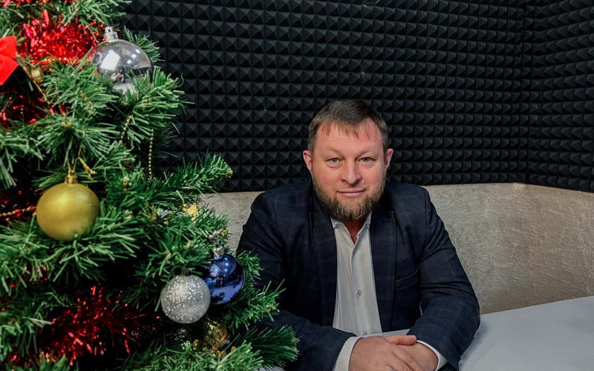 «Главное, чтобы люди жили мирно и счастливо». Вячеслав Симаков в проекте «Не тайный Дед Мороз»