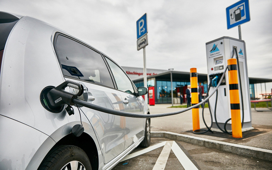 В Кировской области владельцев электромобилей хотят освободить от уплаты налогов