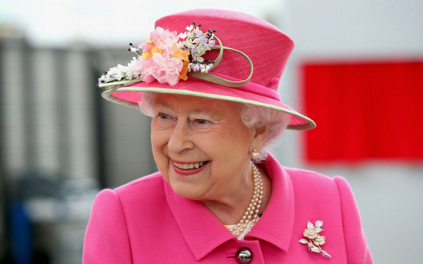 Лучшие наряды королевы Великобритании Елизаветы II. Фото