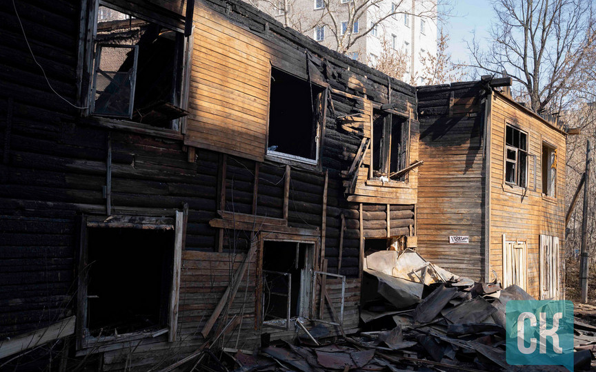 Фоторепортаж с места пожара на Володарского, 72а: что это был за дом и что от него осталось