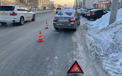 На Октябрьском проспекте автомобиль сбил женщину