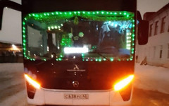В кировских автобусах создают новогоднюю атмосферу