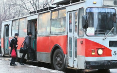 Кировские троллейбусы украсят праздничными плакатами и детскими рисунками