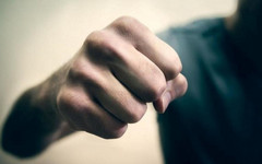 В Верхнекамском районе 16-летнюю девушку полгода избивал её друг