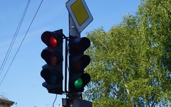 В Кирове изменили работу светофоров на трёх перекрёстках